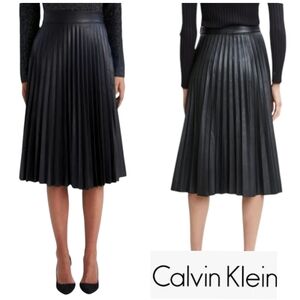 Calvin Klein Black Pleated Faux Leather Skirt Size 8 | Minimalist Glam V…
